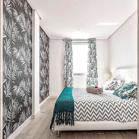 Ocean Garden With Seaview. アパート アデヘ