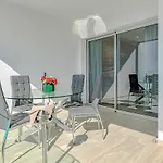 דירה Ocean Garden With Seaview. *