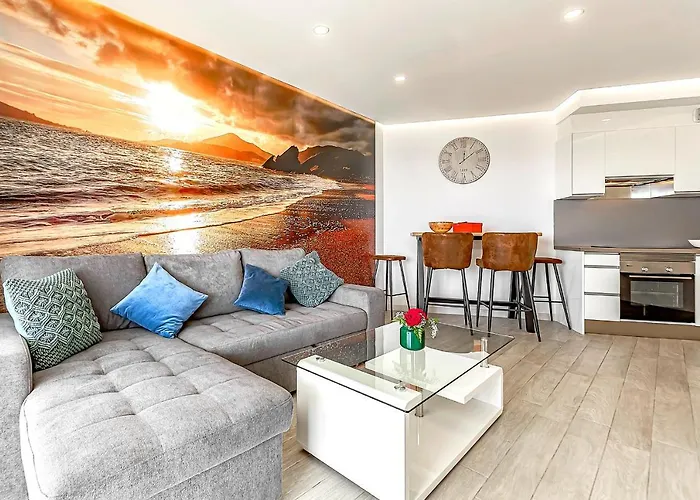 Ocean Garden With Seaview. Апартаменти Адехе